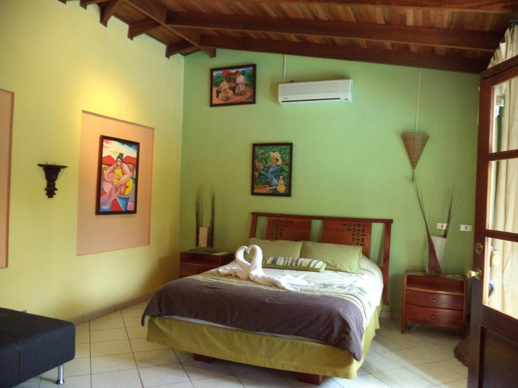 Hotel Vagabondo La Fortuna Номер фото