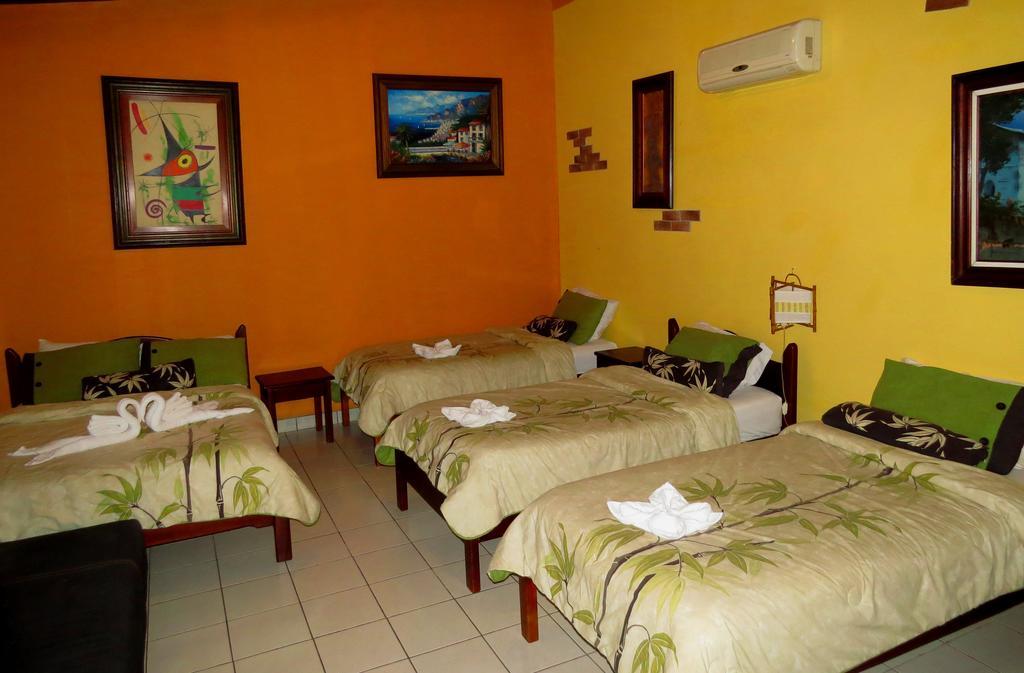 Hotel Vagabondo La Fortuna Екстер'єр фото