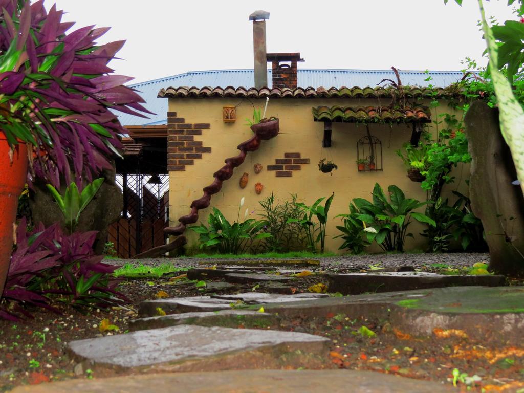 Hotel Vagabondo La Fortuna Екстер'єр фото